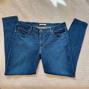 Levi 711 Skinny Jeans • Size 33